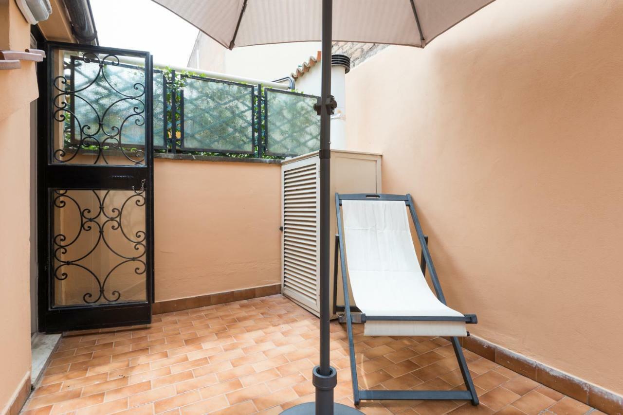 Apartment Quiet Pied A Terre With Terrace In Borgo Pio Rom