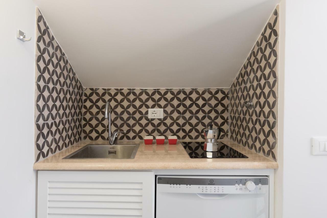 Lägenhet Quiet Pied A Terre With Terrace In Borgo Pio Rom