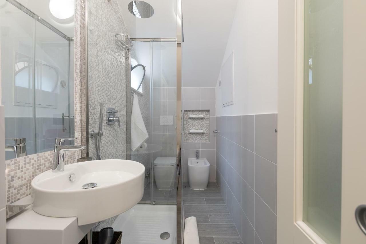 Lägenhet Quiet Pied A Terre With Terrace In Borgo Pio Rom